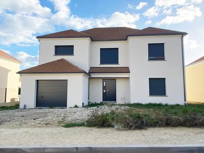 Maison - 140 m² - 6 pièces