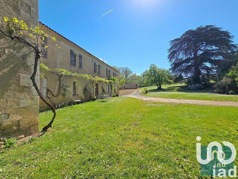 Maison - 261 m² - 6 pièces