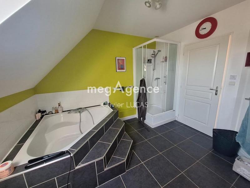 Maison - 182 m² - 6 pièces