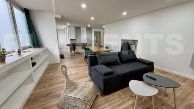 Maison de ville - 235 m² - 9 pièces