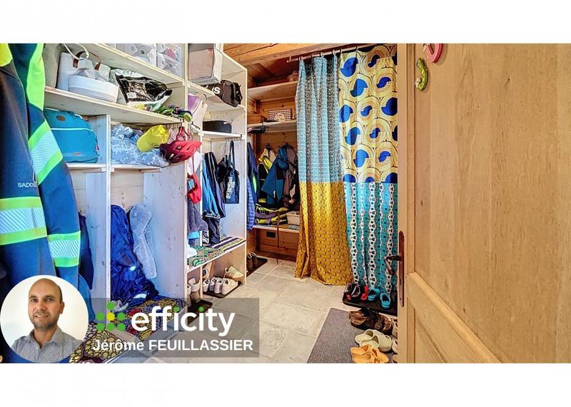 Maison - 300 m² - 12 pièces