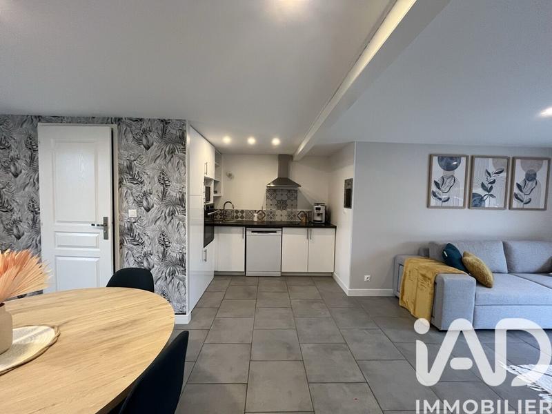 Maison - 240 m² - 11 pièces