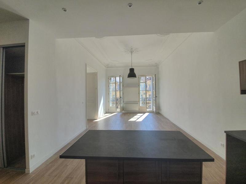 Appartement - 64 m² - 2 pièces