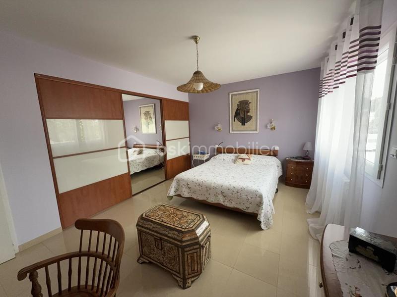 Propriété - 210 m² - 7 pièces