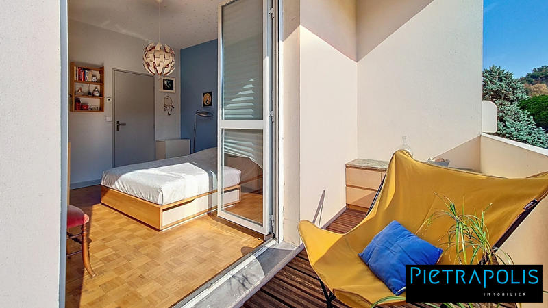 Appartement - 79 m² - 3 pièces