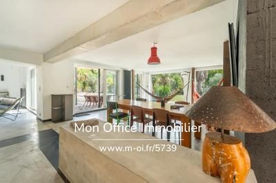 Villa - 240 m² - 5 pièces