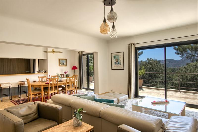 Villa - 237 m² - 8 pièces