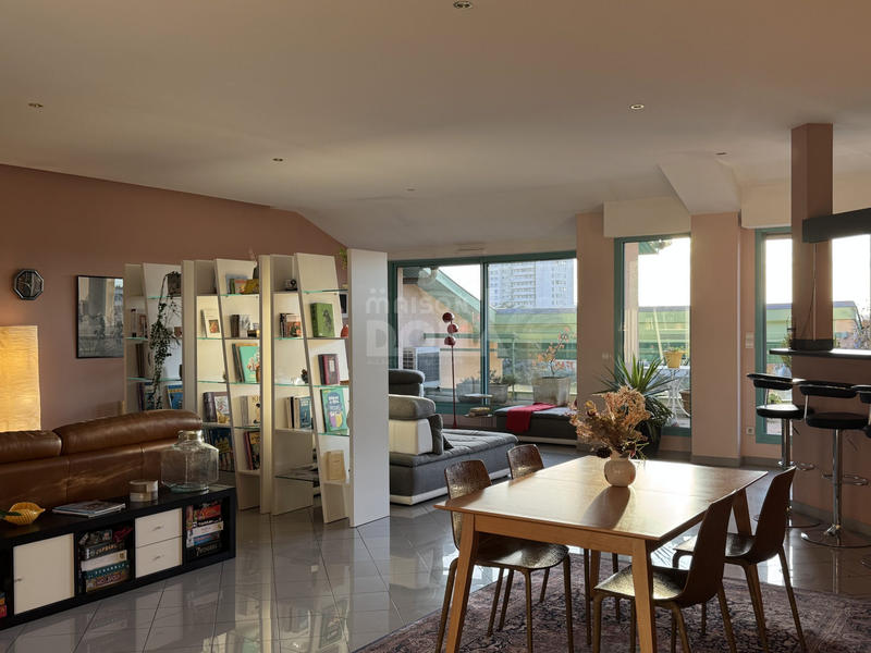 Appartement - 194 m² - 5 pièces