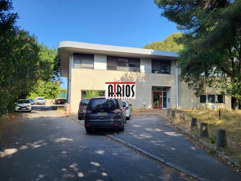 Local d'activité / Entrepôt - 780 m²