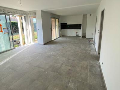 Maison traditionnelle - 96 m² - 4 pièces