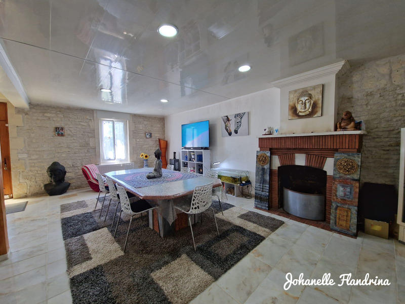 Maison - 260 m² - 8 pièces