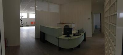 Local d'activités - 151 m² - 7 pièces