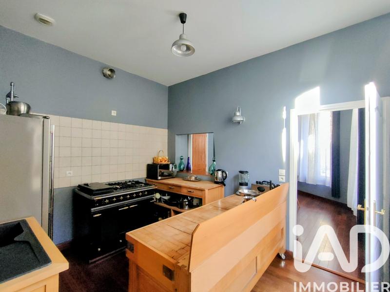 Maison - 285 m² - 9 pièces