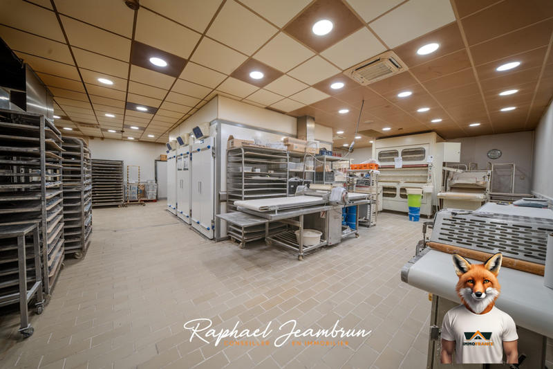 Local commercial - 710 m²