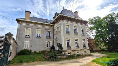 Maison - 342 m² - 12 pièces