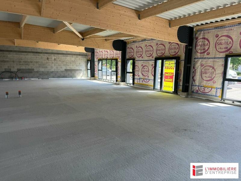 Local d'activité / Entrepôt - 150 m²