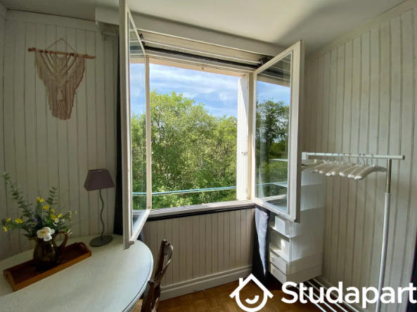 Chambre - 12 m² - 1 pièce