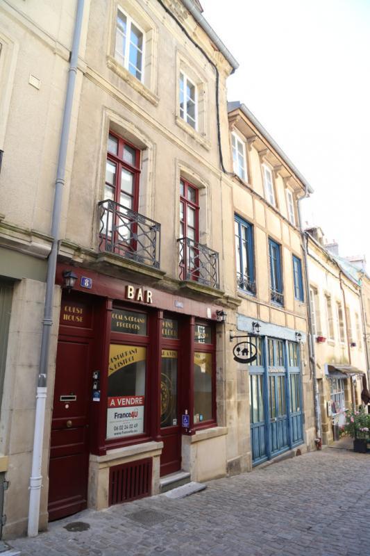 Maison - 375 m² - 7 pièces