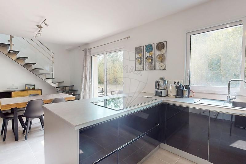 Maison - 131 m² - 7 pièces