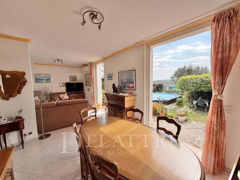 Villa - 220 m² - 5 pièces