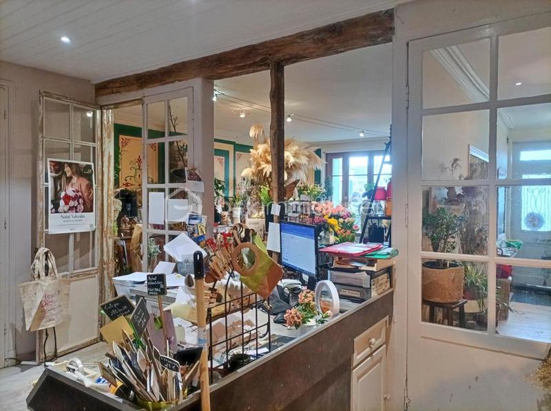 Maison - 240 m² - 6 pièces