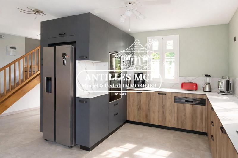 Maison - 180 m² - 7 pièces