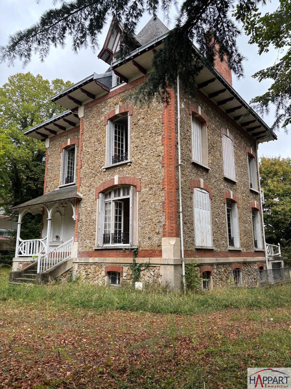 Maison - 260 m² - 9 pièces
