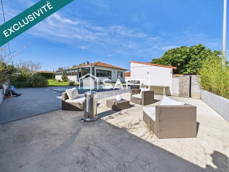 Maison - 237 m² - 7 pièces