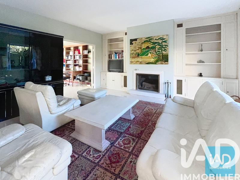 Maison - 211 m² - 8 pièces