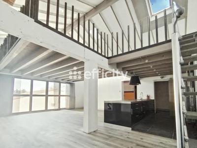 Appartement - 214 m² - 6 pièces