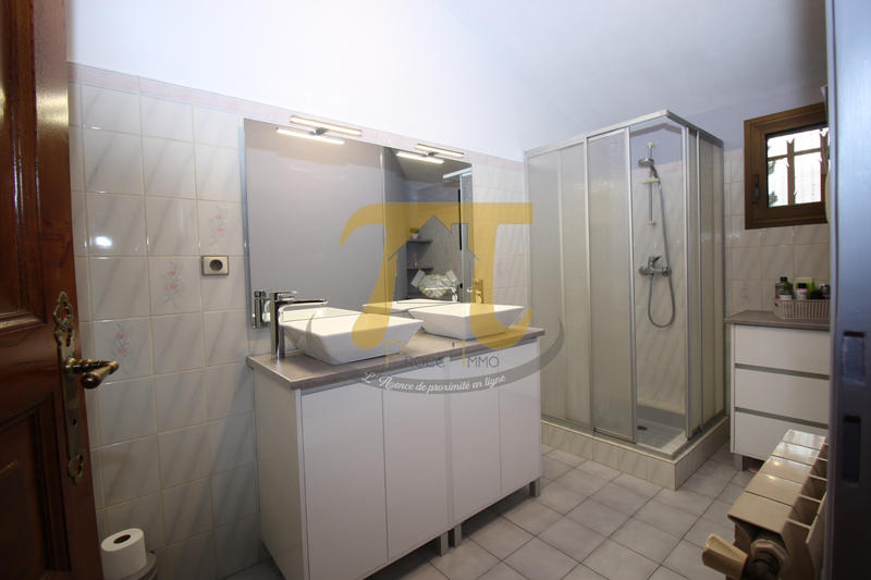 Maison - 191 m² - 5 pièces