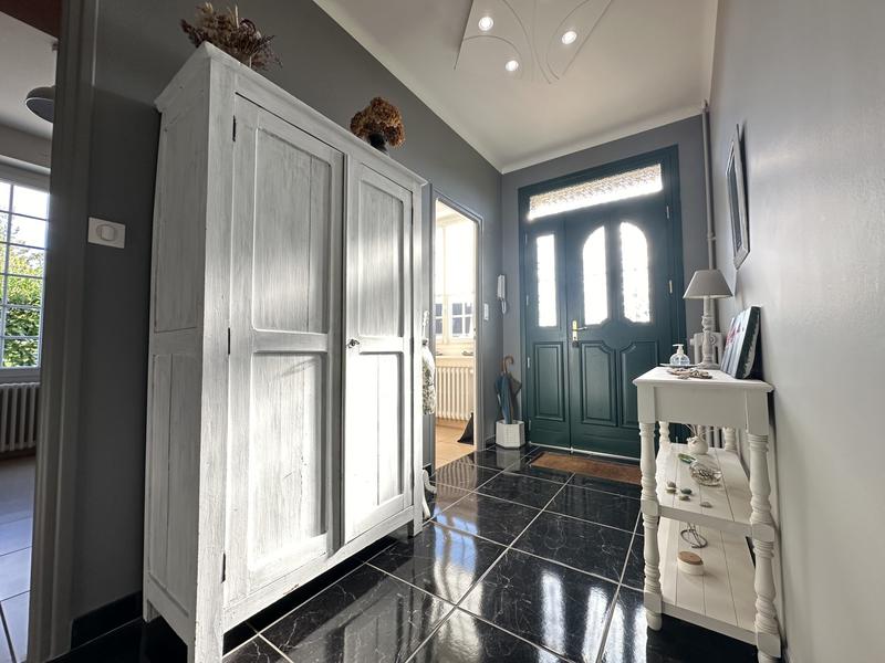 Maison - 260 m² - 11 pièces