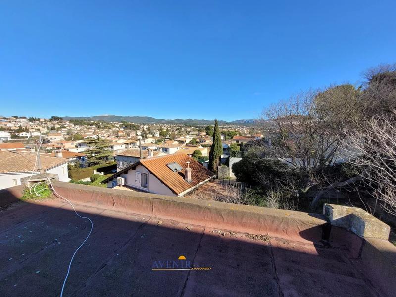 Maison - 225 m² - 10 pièces