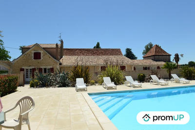 Maison - 780 m² - 18 pièces