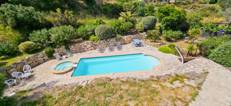 Maison - 170 m² - 7 pièces