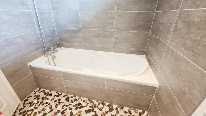 Maison - 221 m² - 5 pièces