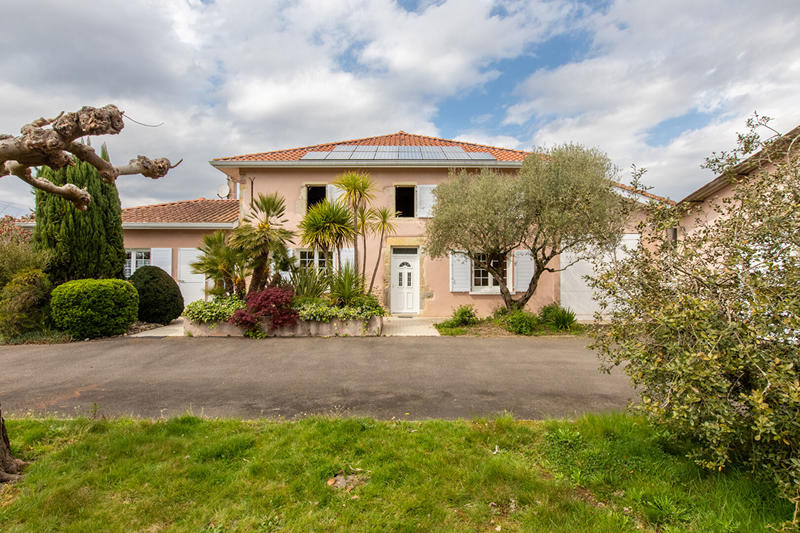 Maison - 169 m² - 6 pièces