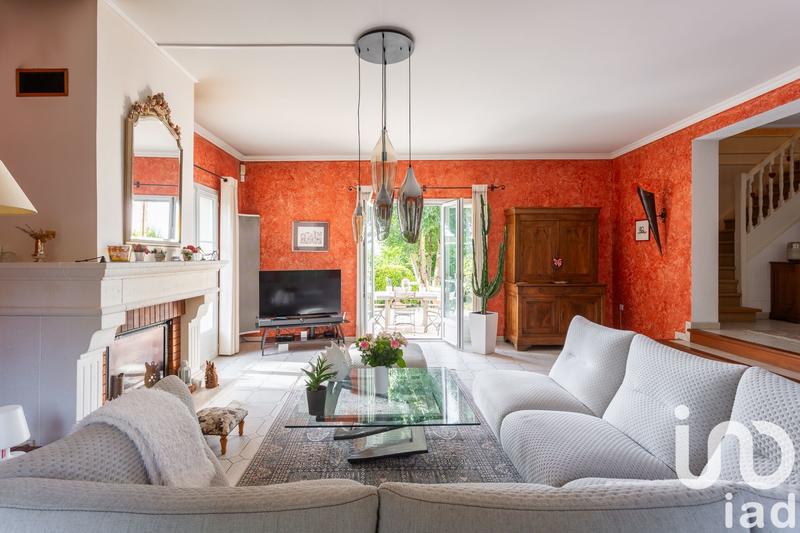 Maison - 218 m² - 8 pièces