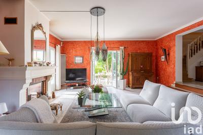 Maison - 218 m² - 8 pièces