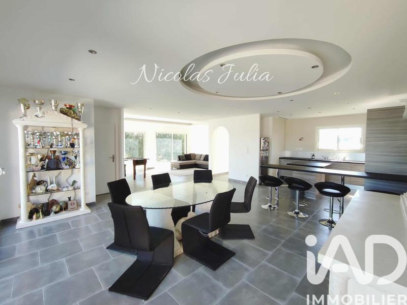 Maison - 147 m² - 5 pièces