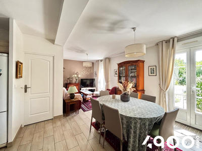 Maison - 92 m² - 6 pièces