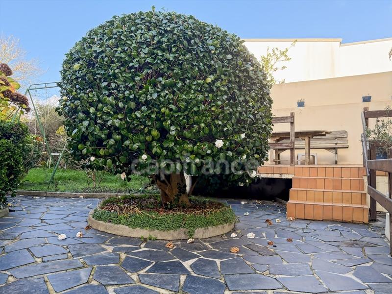 Maison - 121 m² - 6 pièces