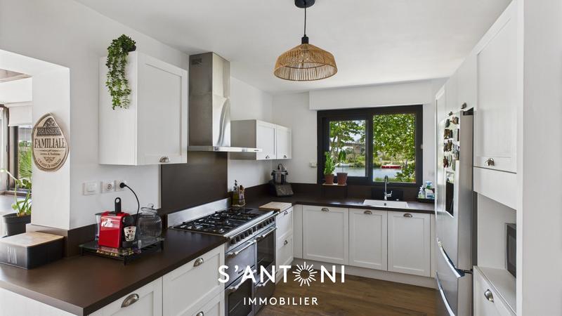 Maison - 189 m² - 5 pièces