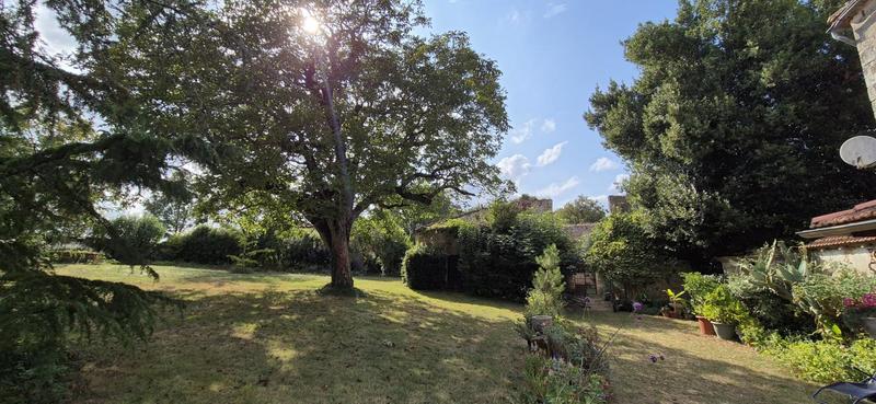 Propriété - 229 m² - 7 pièces