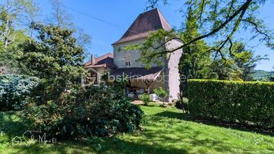 Maison - 313 m² - 10 pièces