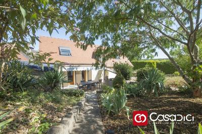 Maison - 90 m² - 6 pièces