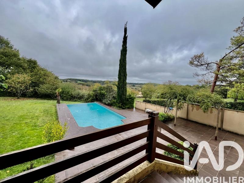 Maison de campagne - 250 m² - 9 pièces