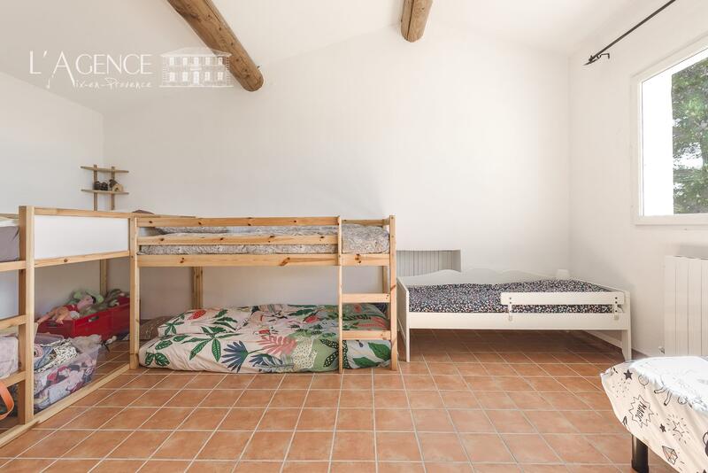 Maison - 230 m² - 7 pièces