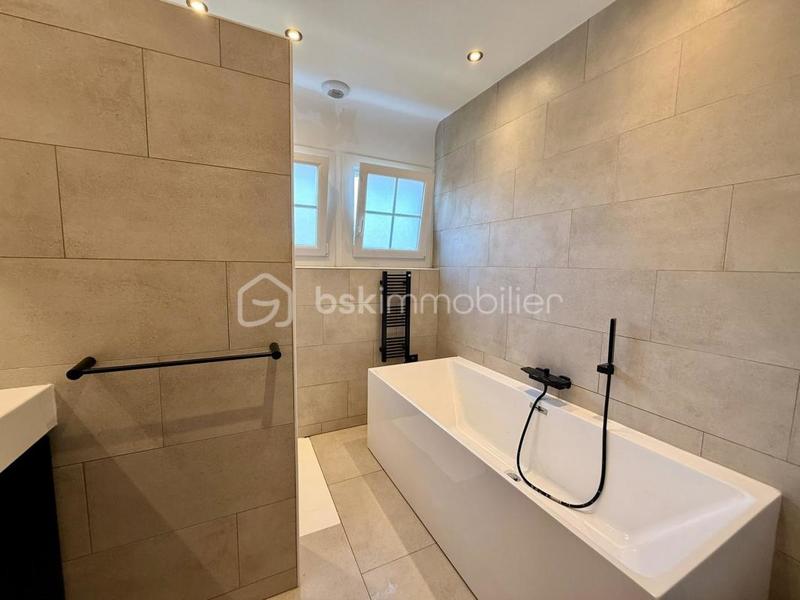 Pavillon - 122 m² - 6 pièces