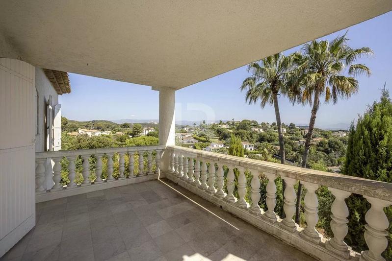 Maison - 263 m² - 7 pièces